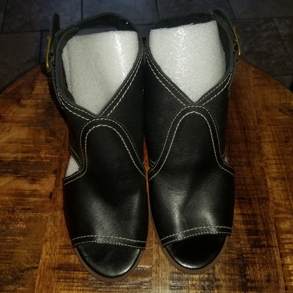 NWOT Bella Vita Leather Shoes